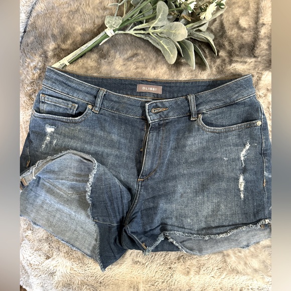 DL1961 Pants - DL1961 Karlie Shorts 4 inch inseam